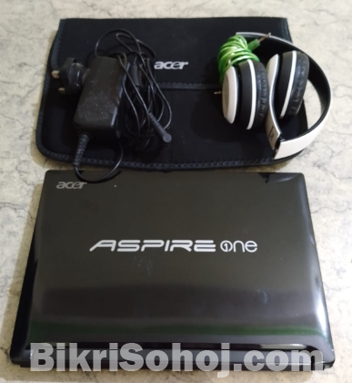 Acer Aspire One D255 Mini Notebook.